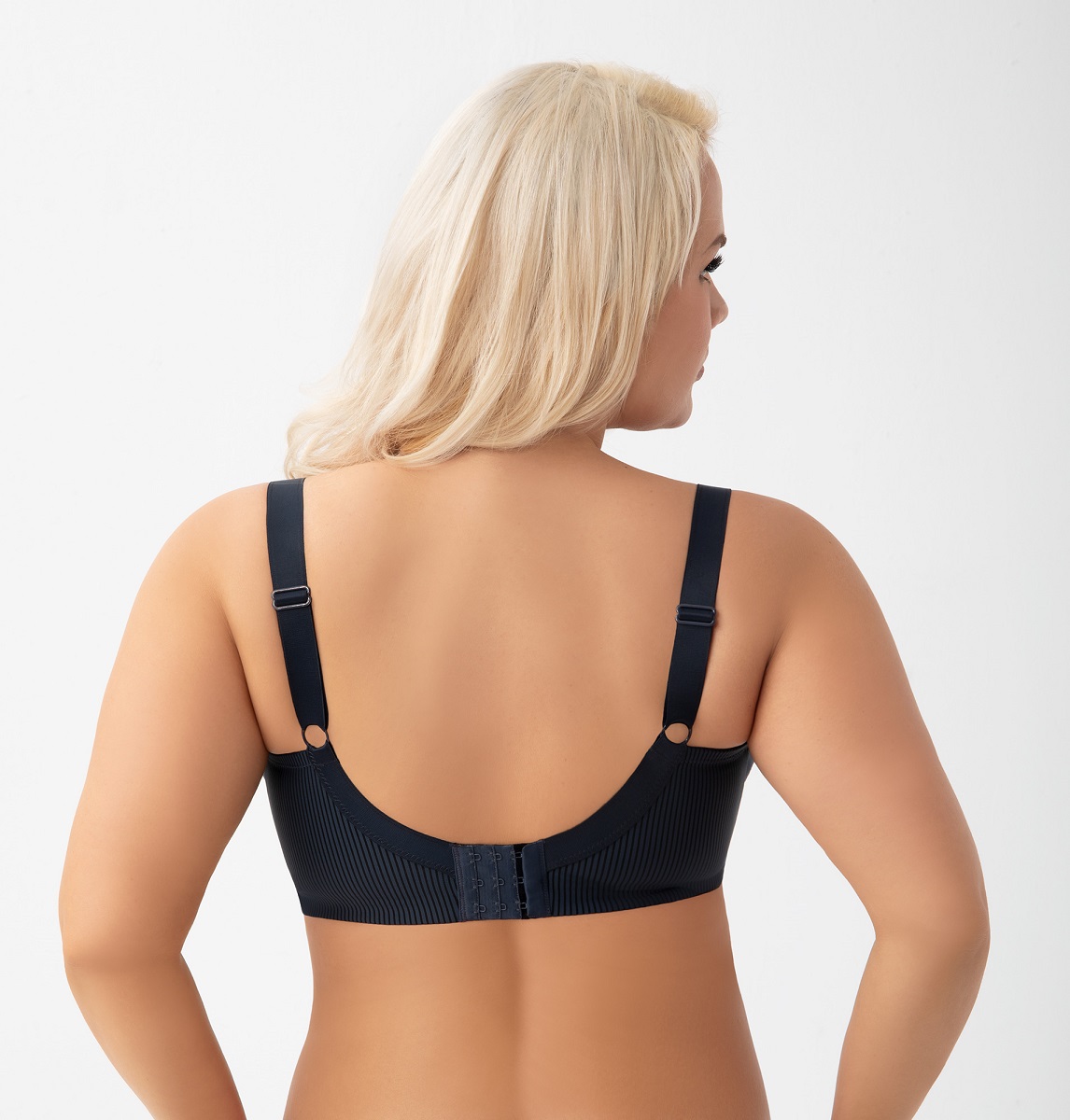 Бюстгальтер мягкий с косточками и широкими бретелями Gorsenia K974 ANIKA 